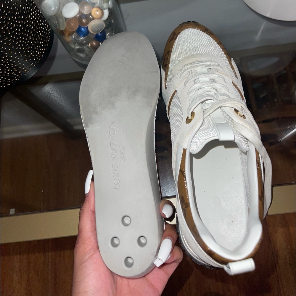 Louis Vuitton Runaway Sneaker - Picture 5 of 5